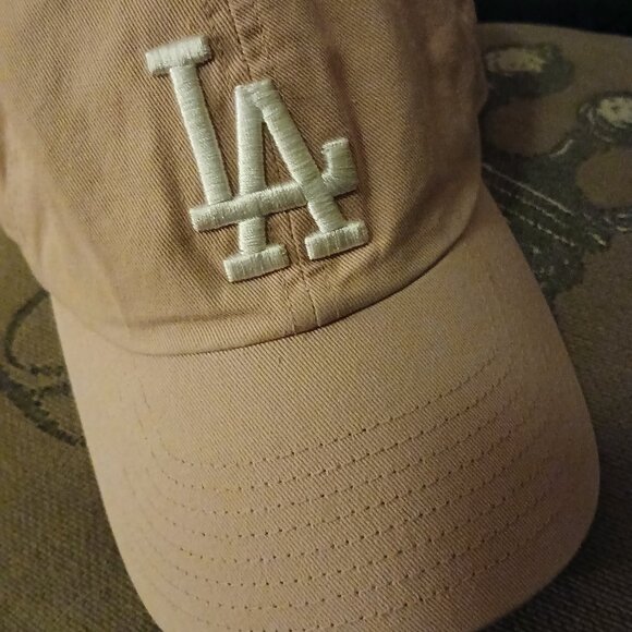 Authentic LA Dodgers X Urban Outfitters Ball Cap - Picture 5 of 8